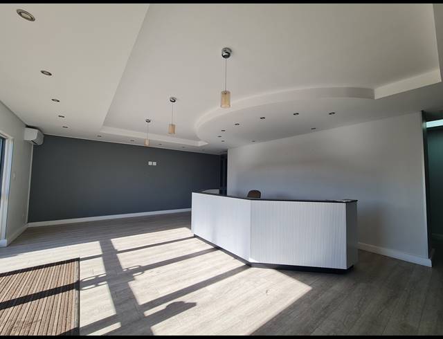 4,740M² OFFICE TO LET IN MEADOWDALE